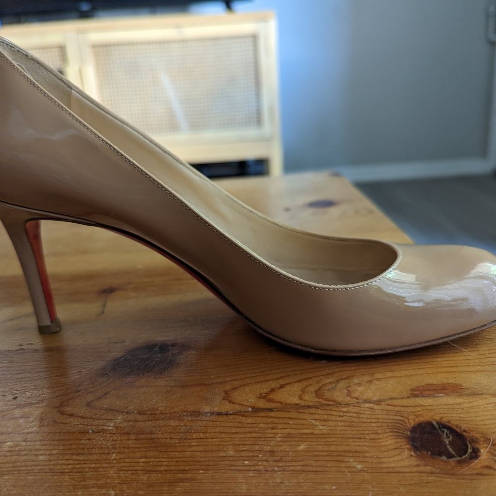 Christian Louboutin Nude Patent Leather Pumps with Red Soles - Picture 7 of 11